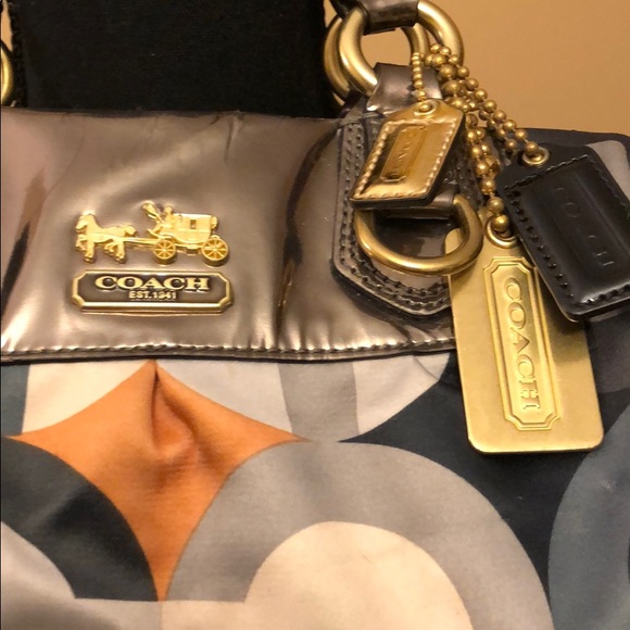 Authentic Coach handbag - Picture 2 of 8